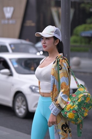 yy157 【凯恩模拍作品】紧身瑜伽裤美少妇的心事
