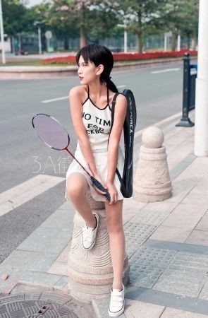 zz64萌宝儿逗比丝足打羽毛球