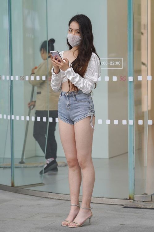 yy028 [凯恩专区] 大长腿美女