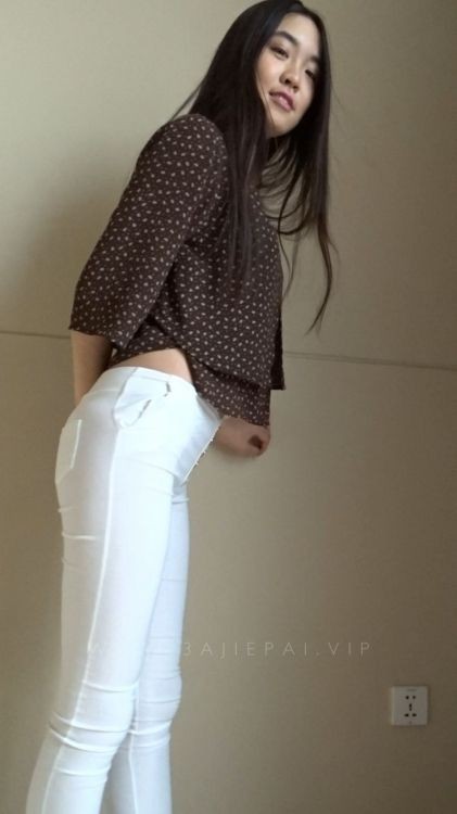 jx352白色紧身裤美女模拍视频