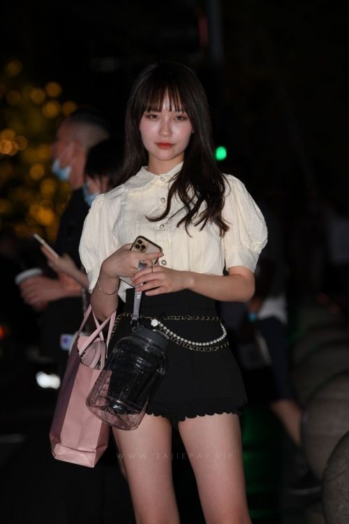 jx491【成都街拍】夜拍高跟小姐姐106P