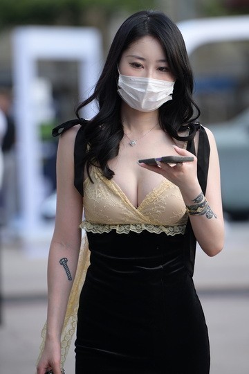 jxj1402谁家的娇妻，美胸美足真迷人22425-15+135